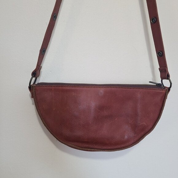 Lyons Leather Co Honey Bee Purse Bag Brown Half Circle Crossbody - Picture 3 of 10